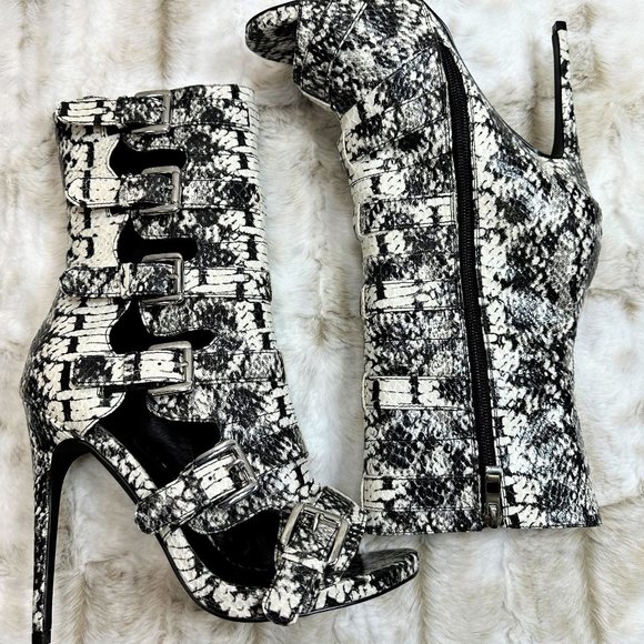 Nelly Bernal Black & White Snake 5 Buckle 4.75 Heel Ankle Boot - Picture 7 of 9